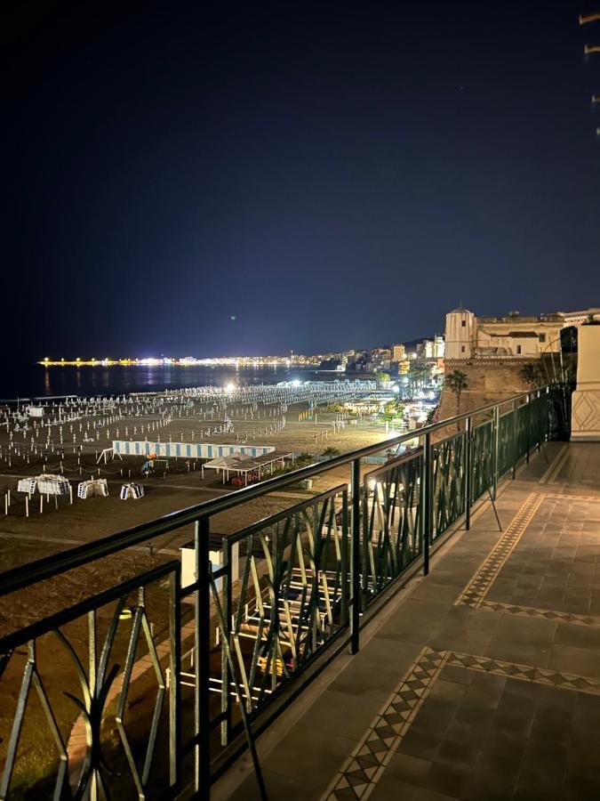 Newhouse Victoria - Sea View Apartment Nettuno Exterior foto